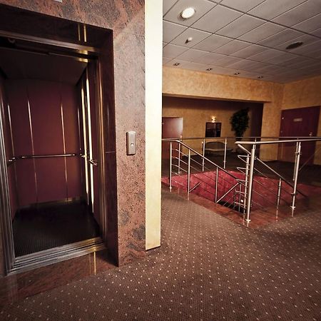 Hotel Wityng Ślesin Eksteriør bilde