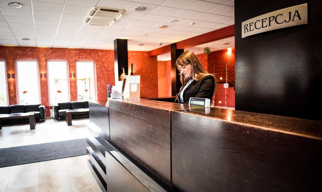 Hotel Wityng Ślesin Eksteriør bilde