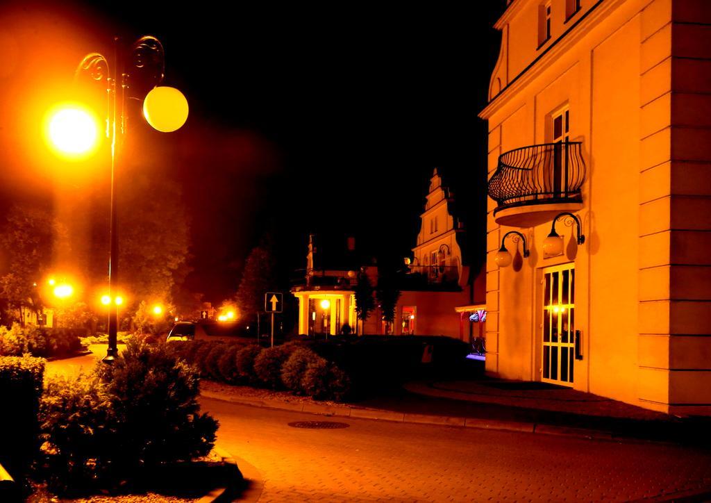Hotel Wityng Ślesin Eksteriør bilde