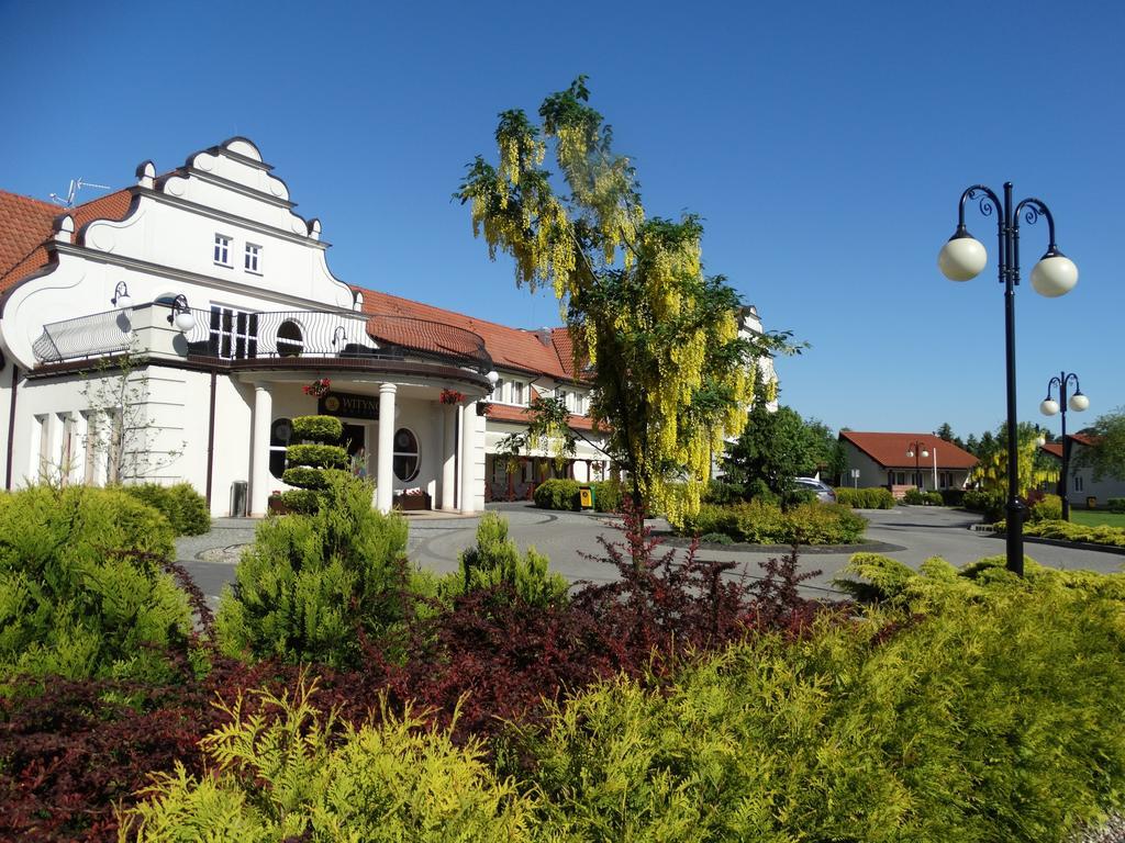 Hotel Wityng Ślesin Eksteriør bilde